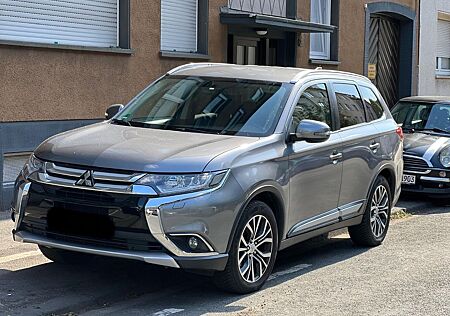 Mitsubishi Outlander 2.2 DI-D Diamant Edition+ 4WD Auto...
