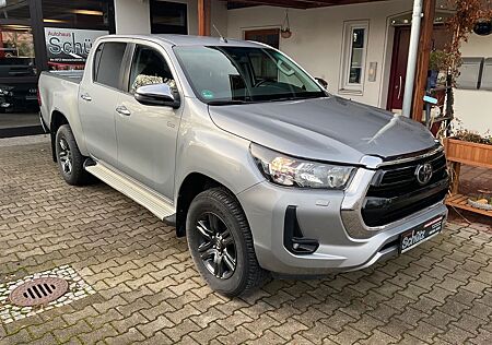 Toyota Hilux Double Cab Comfort 2.8l Ahk Sitzheiz. Navi