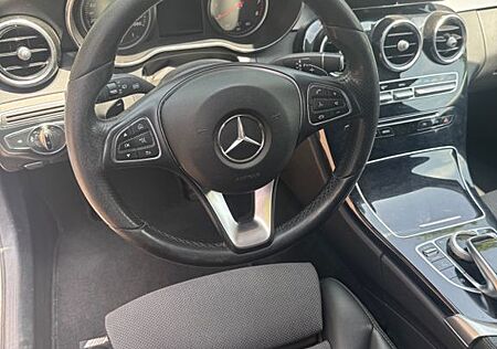 Mercedes-Benz C 180 T AVANTGARDE