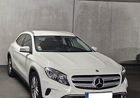 Mercedes-Benz GLA 220 d 4MATIC DCT Urban Urban