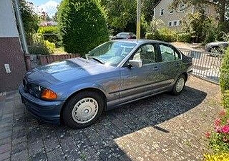 BMW 320i 6-Zylinder!