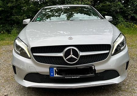 Mercedes-Benz A 200 d DCT -7 Leder Distronic HK