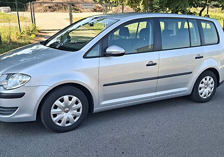 VW Touran Volkswagen 1.9 TDI DPF Conceptline BlueMotion