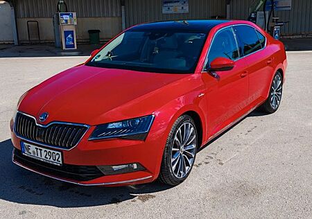 Skoda Superb 2.0 TDI DSG L&K AHK 2,2T 4x4 VOLL