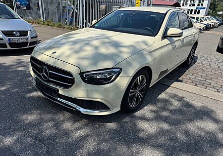 Mercedes-Benz E 220 d Avantgarde Aut*Widescreen*Navi*Org Schw