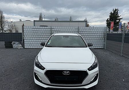 Hyundai i30 1.6 CRDI Passion+ Led Navi 1Hand