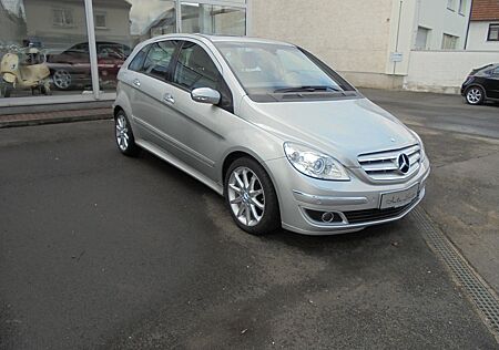Mercedes-Benz B 200 Automatik*Pano*Leder*SHZ*PDC vorn+hinten