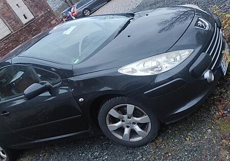 Peugeot 307 CC JBL schwarz TÜV