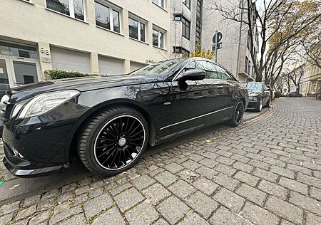 Mercedes-Benz E 350 Coupé CDI BlueEFFICIENCY ELEGANC...
