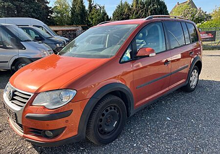 VW Touran Volkswagen 2.0 TDI DSG CrossTouran (HU bis 02.2027)