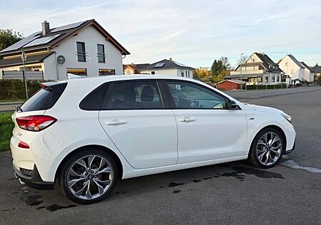 Hyundai i30 gebraucht kaufen Hyundai i30 1.4 T-GDI N Line DCT N Line