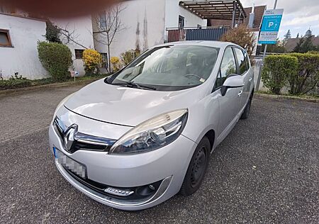 Renault Scenic Grand mit optischen Mängeln