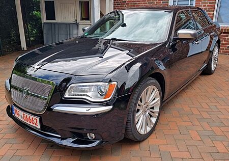 Chrysler 300C 3.6 V6+Pano+Keyless+Sitzklima+Kamera+20"+