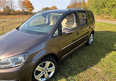 VW Touran Volkswagen 2.0 TDI Highline Top Ausgestattet u. Gepf