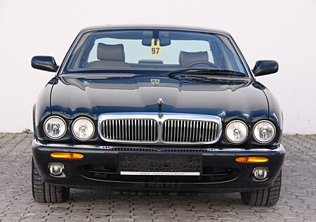 Jaguar XJ 4.0 Sovereign 2 Jahre Garantie