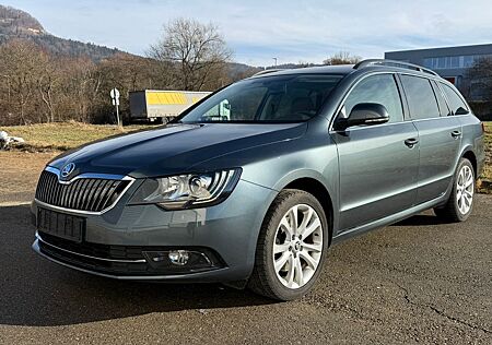 Skoda Superb 1.8 TSI DSG Elegance Combi mit AHK