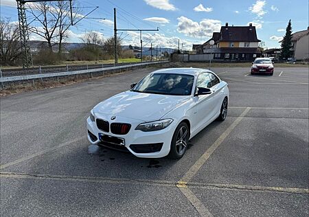 BMW 220i Coupé Sport Line Sport Line