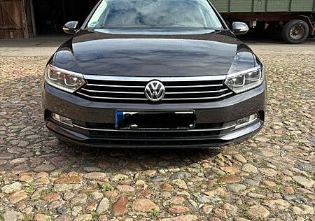 VW Passat Variant Volkswagen 2.0 TDI DSG Comfortline Varia...
