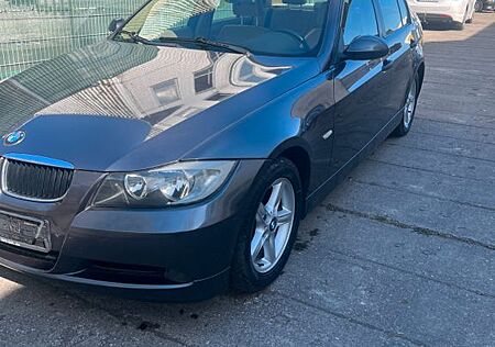 BMW 320i 320 Baureihe 3 Lim.