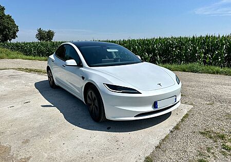 Tesla Model 3 HIGHLAND Hinterradantrieb standard