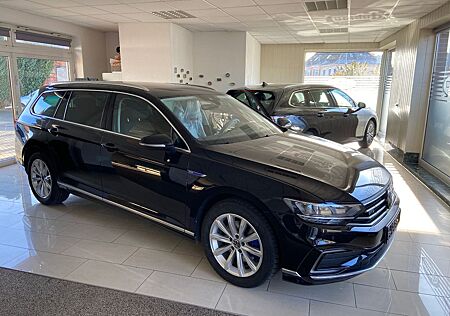 VW Passat Variant Volkswagen Passat GTE AHK,LED,ACC, Head Up Batteriezertifik