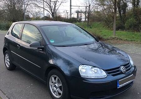 VW Golf Volkswagen 5 / NEU TÜV