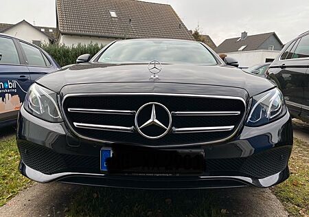 Mercedes-Benz E 200 Autom. - top gepflegt