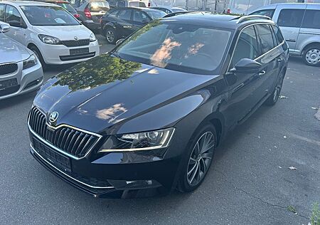 Skoda Superb 2.0 TSI DSG Combi*AHK*PANO*LEDER*DAB*