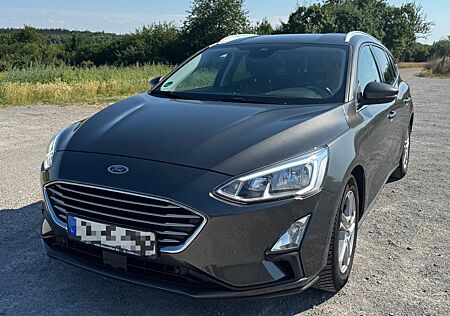 Ford Focus 1,0 EcoBoost 92kW Cool & Connect Turni...