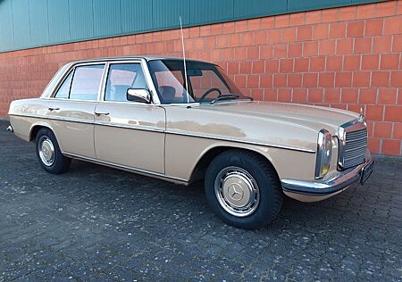 Mercedes-Benz 230 .6 -W114 - kerngesunder Zustand- 1.Hand