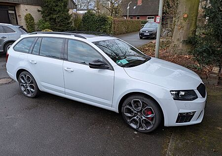 Skoda Octavia RS 2.0TSI DSG COLUMBUS