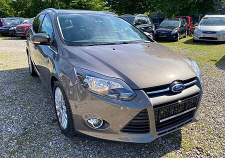 Ford Focus Titanium 1.6 SHZ* AHK*