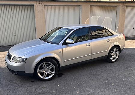 Audi A4 2.0 Limousine *TÜV NEU* *XENON* * BLUETOOTH*