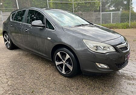 Opel Astra J Lim. 5-trg. Sport