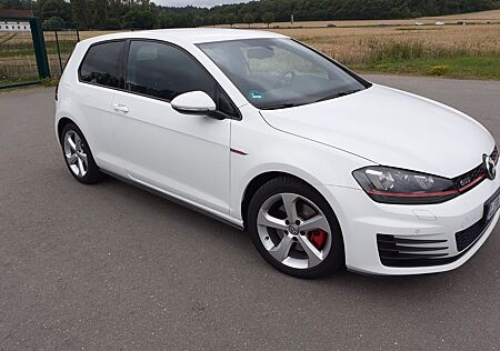 VW Golf Volkswagen 2.0 TSI BMT GTI GTI
