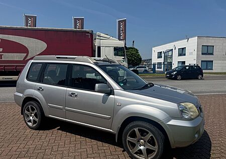 Nissan X-Trail Sport Klimaautomatik AHK Panorama- Dach