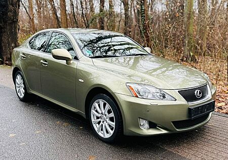 Lexus IS 220 IS 220d luxery line