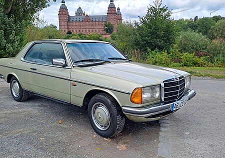 Mercedes-Benz CE 230