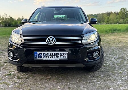 VW Tiguan Volkswagen 2.0 TDI 125kW 4MOTION Track & Style T...