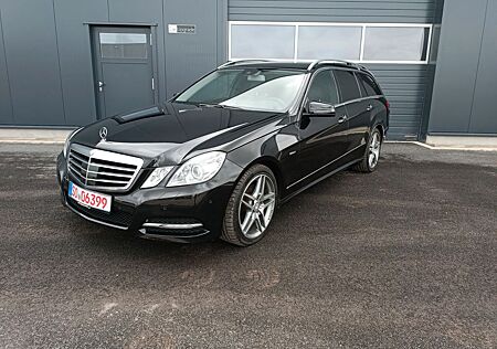 Mercedes-Benz E 300 AVENTGARDE 4MATIC T BlueEFFICIENCY, 18ZOLL