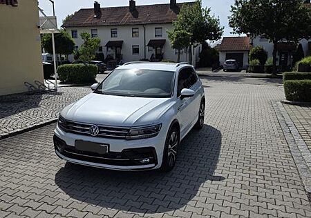 VW Tiguan Volkswagen 2.0 TDI 4Motion R-Line ACC StdHz AHK