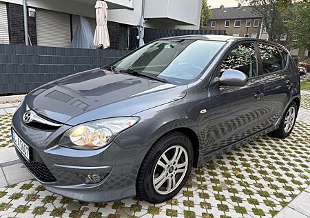 Hyundai i30 1.6 CRDi 66 kW Plus-Edition