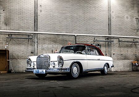 Mercedes-Benz 300 300SE Cabriolet