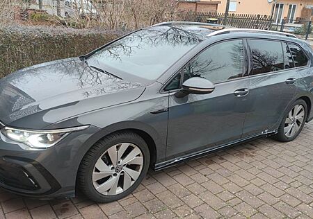 VW Golf Volkswagen 2.0 TDI SCR DSG 110kW R-Line Variant R-Line