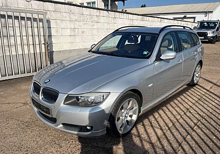 BMW 330i 330 Baureihe 3 Touring xDrive*Leder*Navi