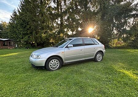 Audi A3 1.6 Automatik!