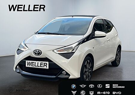Toyota Aygo (X) -play Team Deutschland *Faltdach*CAM*PDC*