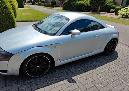 Audi TT Coupe 1.8T 132 kW -