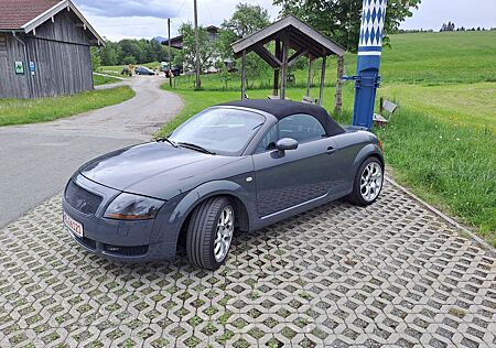 Audi TT Cabrio 1.8T quattro Rostfrei Service/TÜV neu