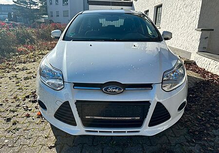 Ford Focus Turnier AmbienteKlima,1Hand,1A,Tü+Zahnri.neu